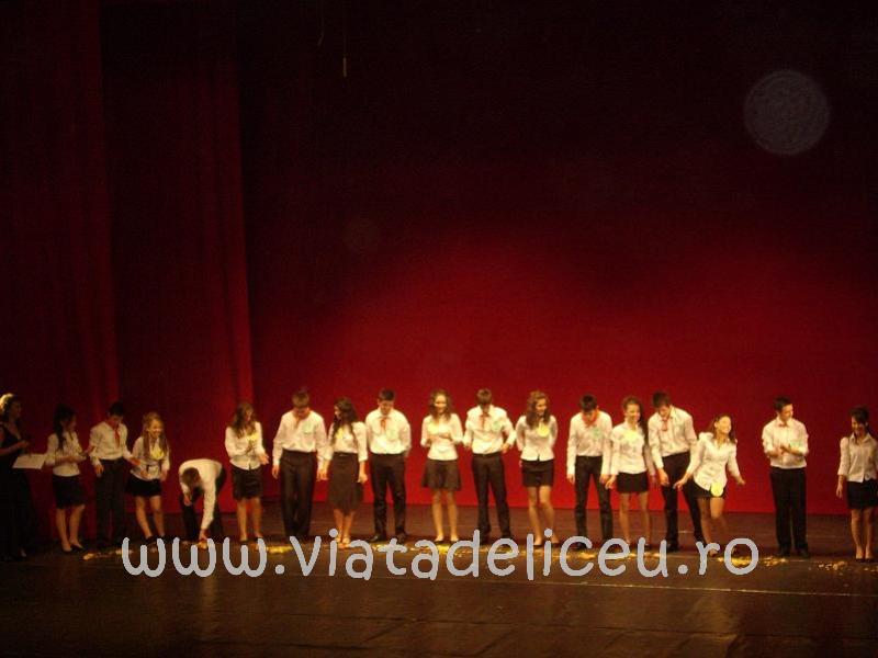 poze-balul-bobocilor-liceul-papiu-14