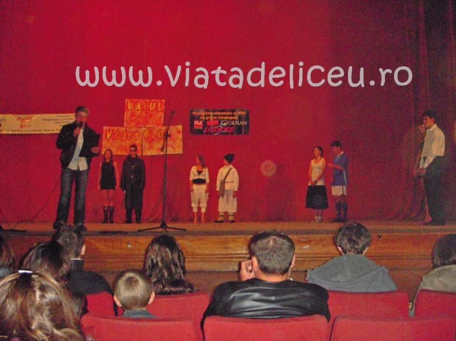 poze-balul-bobocilor-liceul-sanitar-din-baia-mare-partea-ii-4