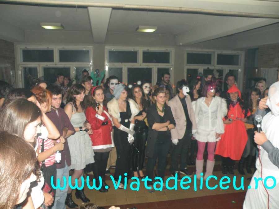 poze-de-la-petrecerea-de-halloween-facultatea-de-jurnalism-_02